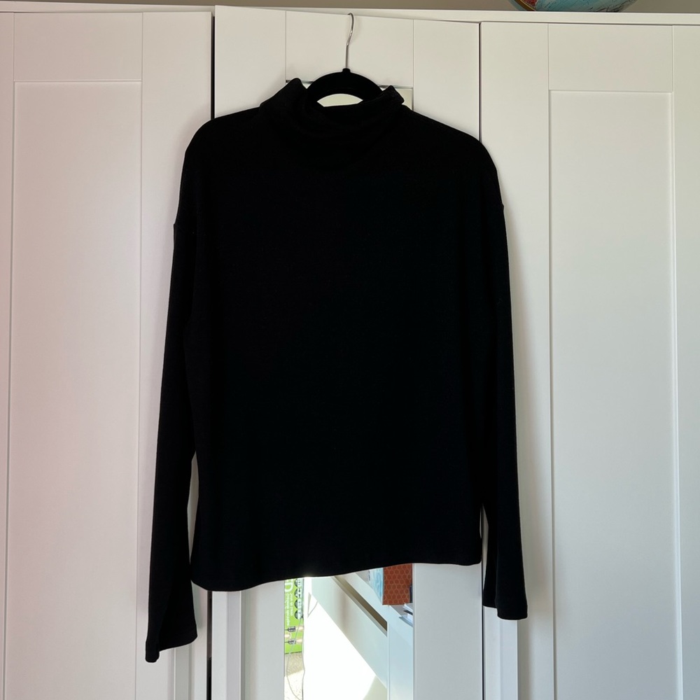 NWT Aritzia Wilfred Free Mars Slouchy Turtleneck in Black